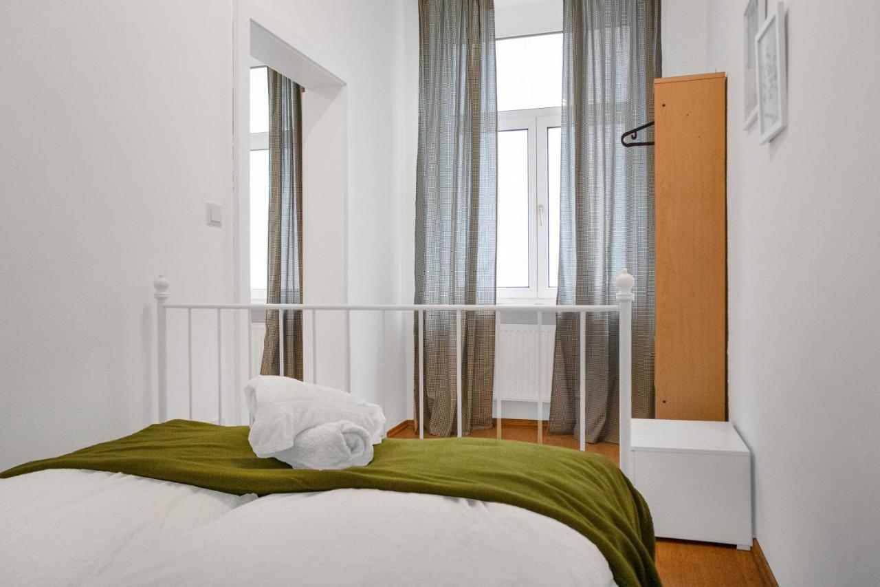 Elegant 2br - Near Bahnhof Meidling Apartment Wien