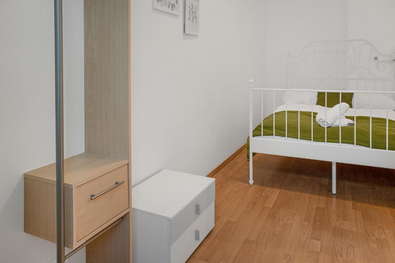 Elegant 2br - Near Bahnhof Meidling Apartment Wien