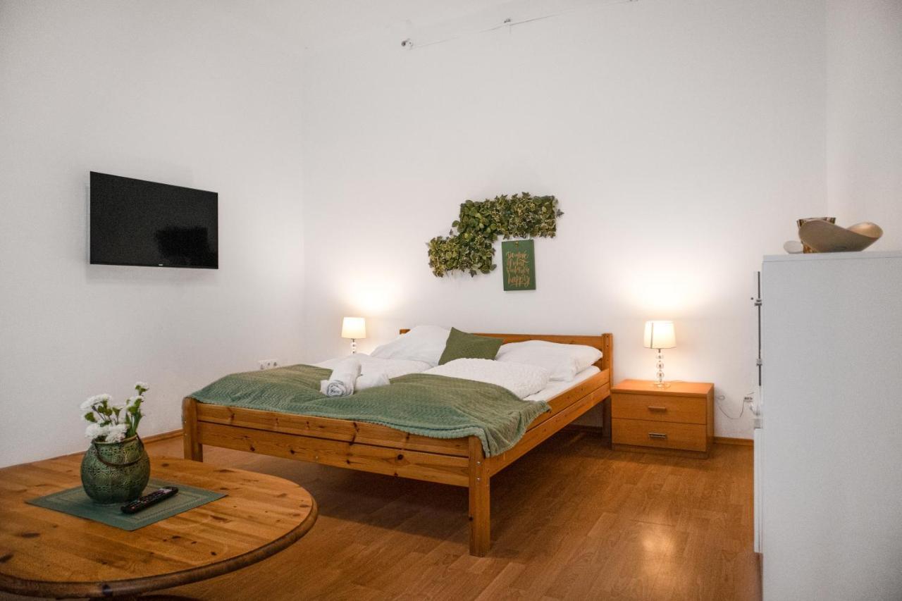 Elegant 2br - Near Bahnhof Meidling Apartment Wien
